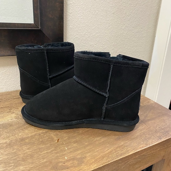 Bearpaw Demi II Black Short Shearling Boots Women's Size 10 - Picture 2 of 8